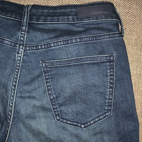 EUC Calvin Klein Jean  City Shorts Size 8. - Picture 4 of 6